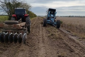 San Jerónimo Norte ya realizó 20 kilómetros de mantenimiento en caminos rurales durante mayo