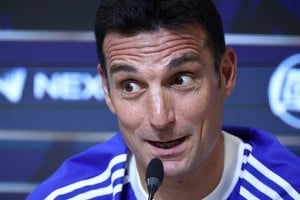 Lionel Scaloni sigue delineando los nombres finales. Crédito: REUTERS/Agustin Marcarian