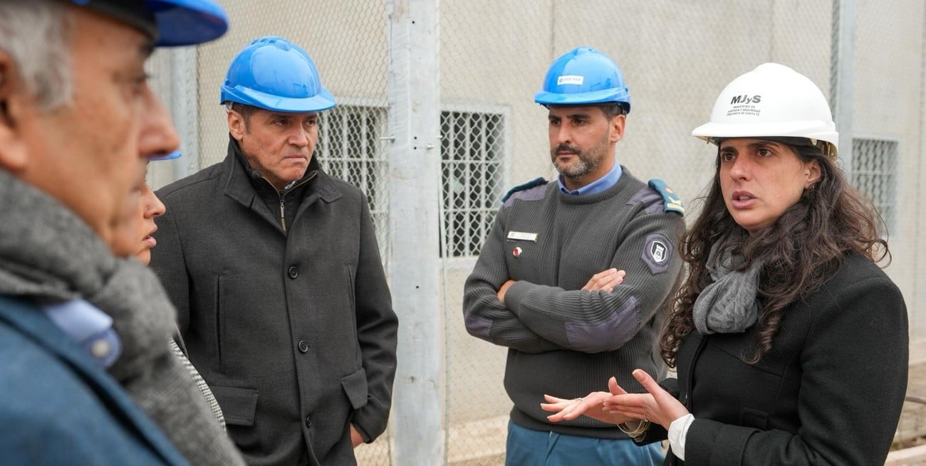 Chile puso la mira en las cárceles que construye Santa Fe y busca replicar el modelo de Pullaro