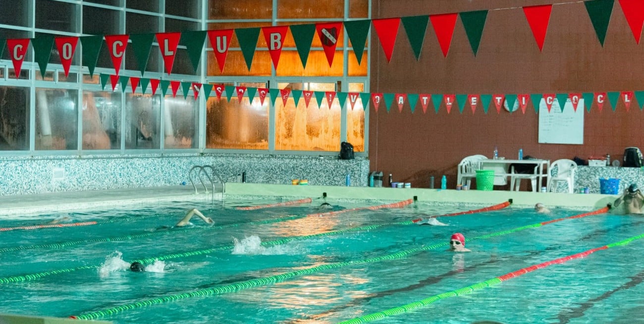 La pileta de Sportivo Las Parejas recibe natación por Copa Santa Fe