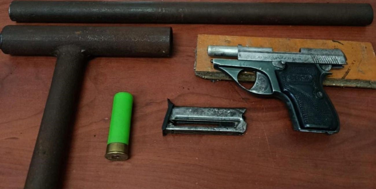 Tres jóvenes aprehendidos con armas de fuego durante un operativo policial