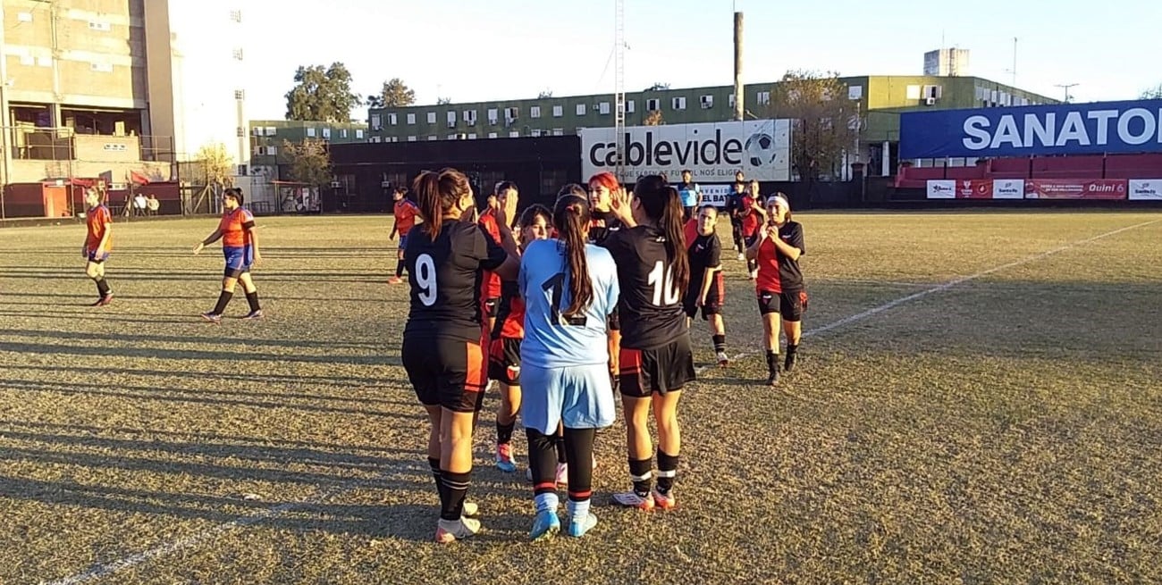 Ramiro Ledesma, DT del femenino de Colón: “Es un orgullo participar por primera vez en este certamen”