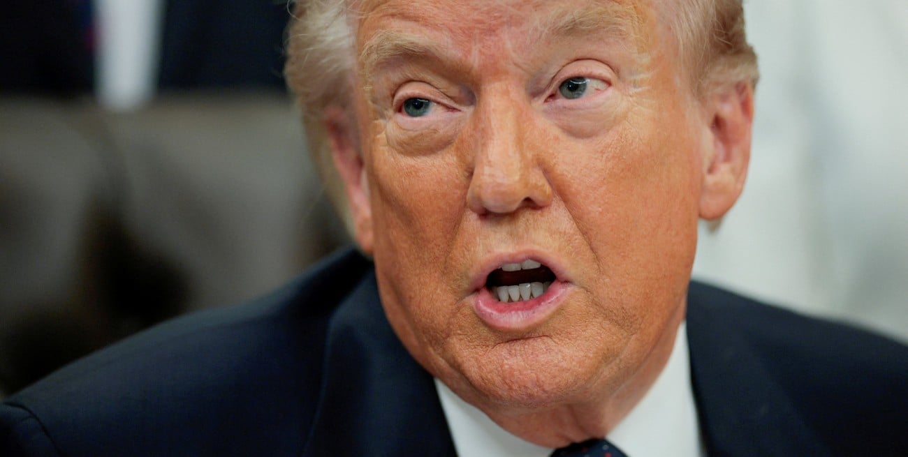 Un juez federal ordenó que se retire el nombre de Trump del Centro Kennedy