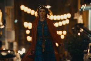 Sofía Gala Castiglione se regala a vivir la ciudad de Buenos Aires e interactuar con los personajes que habitan la noche. Foto: Gentileza Casa Páez / Sony Music