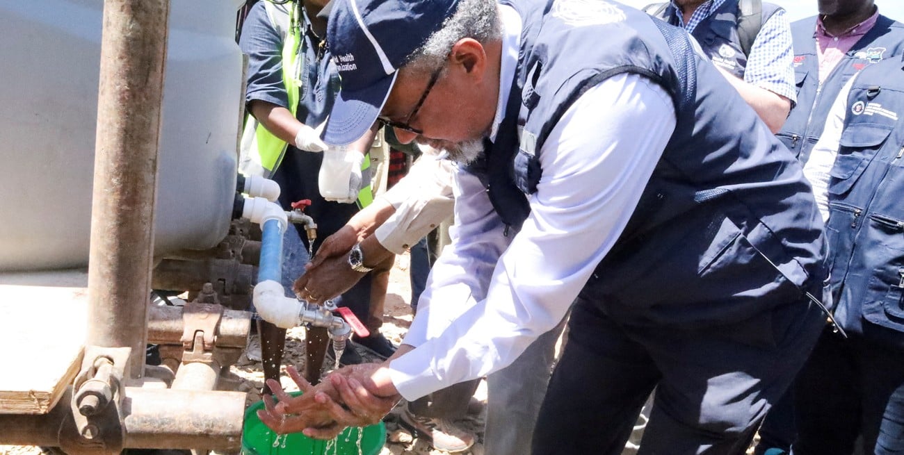 El jefe de la OMS llegó al epicentro del brote de ébola en el Congo