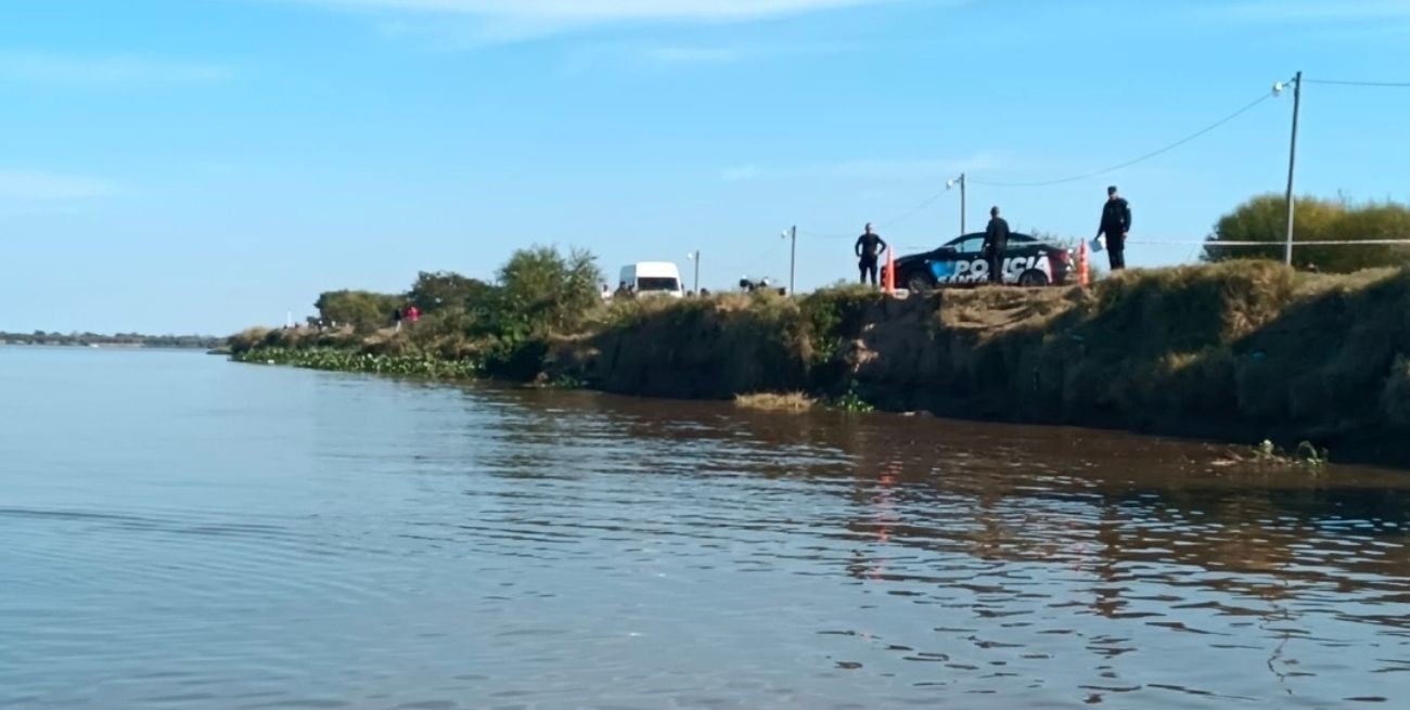 Hallan un cuerpo flotando en el río Coronda y analizan si corresponde a un hombre desaparecido
