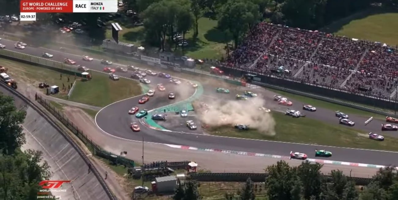 Impactante colisión en la largada del GT World Challenge de Monza