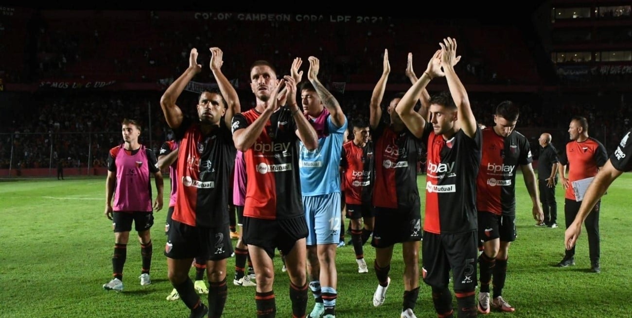 Los zagueros de Colón coinciden: “No ganamos, pero el triunfo está cerca”