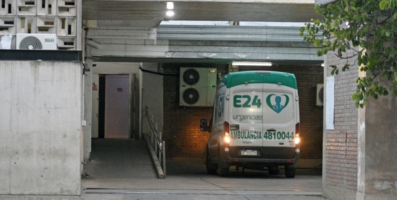 Derivaron al hospital Cullen a uno de los policías que sobrevivió al choque en Vera