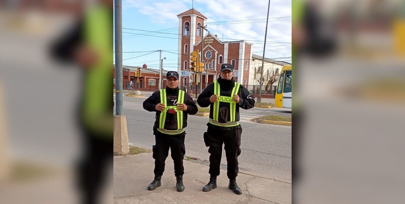 Policías le salvaron la vida a una beba que sufrió un accidente y dejó de respirar