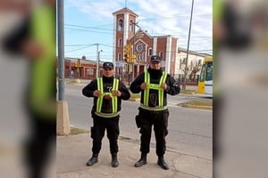 Alexis Andrés y Carlos Romero, los suboficiales que salvaron a la beba. Foto: El Litoral
