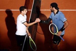 Matteo Berrettini fue más que Juan Manuel Cerúndolo. Crédito: REUTERS/Guglielmo Mangiapane