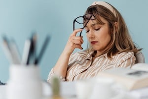Las compañías buscan reducir el estrés con cambios estructurales.