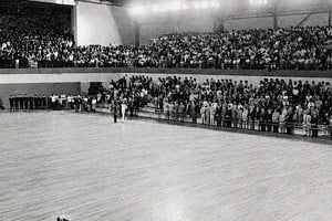 La foto del día de la inauguración, parte del valioso archivo de El Litoral.