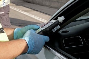 Un conductor de 22 años fue detectado con alcohol en sangre
