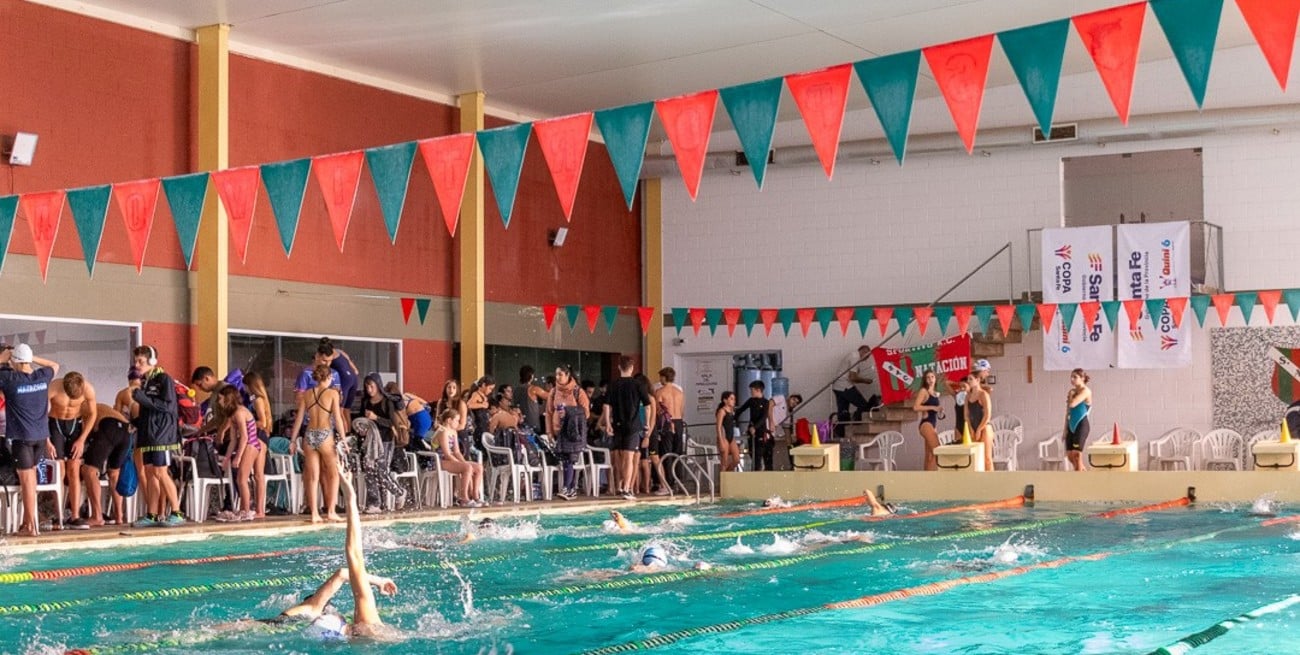 Copa Santa Fe: casi 400 nadadores en la pileta de Sportivo Las Parejas