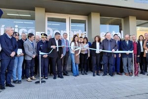 Autoridades provinciales y locales encabezaron la apertura del Centro Cívico Departamental.