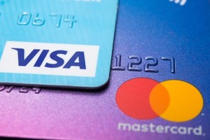 La medida supone el corte de todas las conexiones financieras de la isla con el exterior.