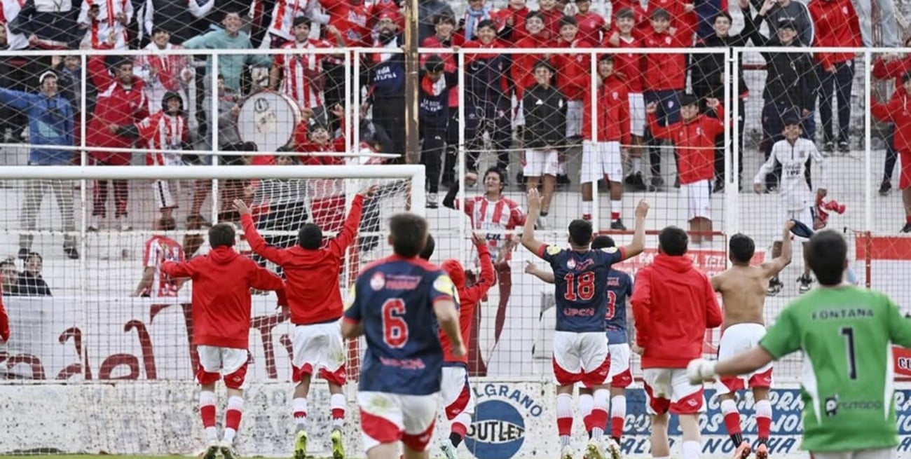 Atlético Paraná eliminó a Unión por penales y se convirtió en el primer finalista