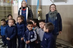 Docentes y estudiantes trabajan contenidos integrados a partir de la visita del trofeo.