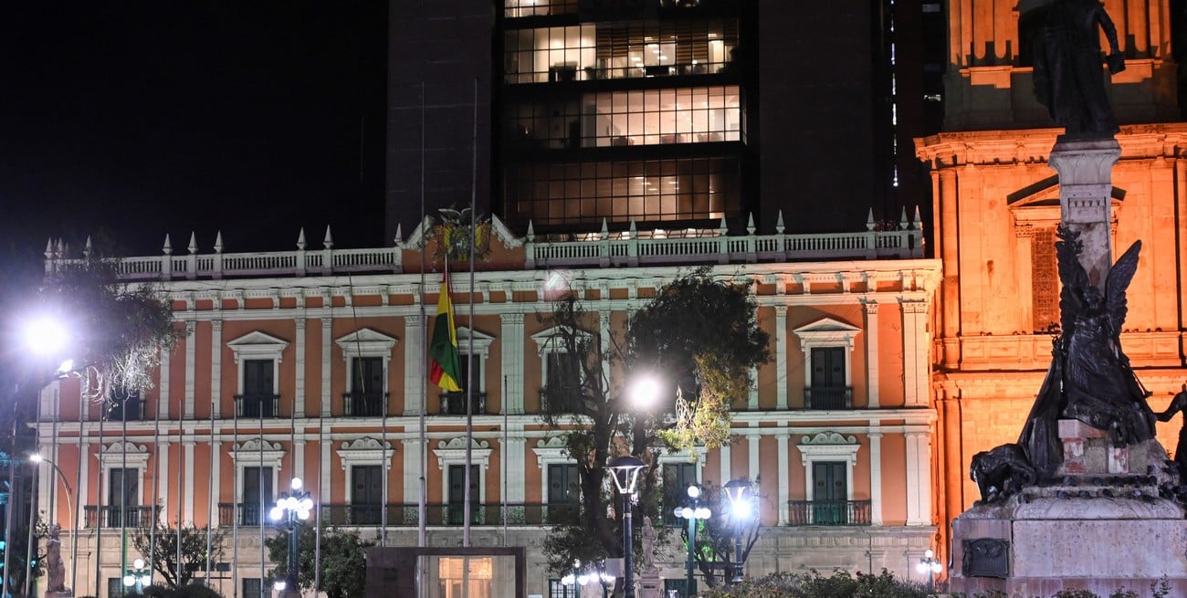 Crisis en Bolivia: un cabildo rechazó el diálogo y pidió la renuncia de Rodrigo Paz