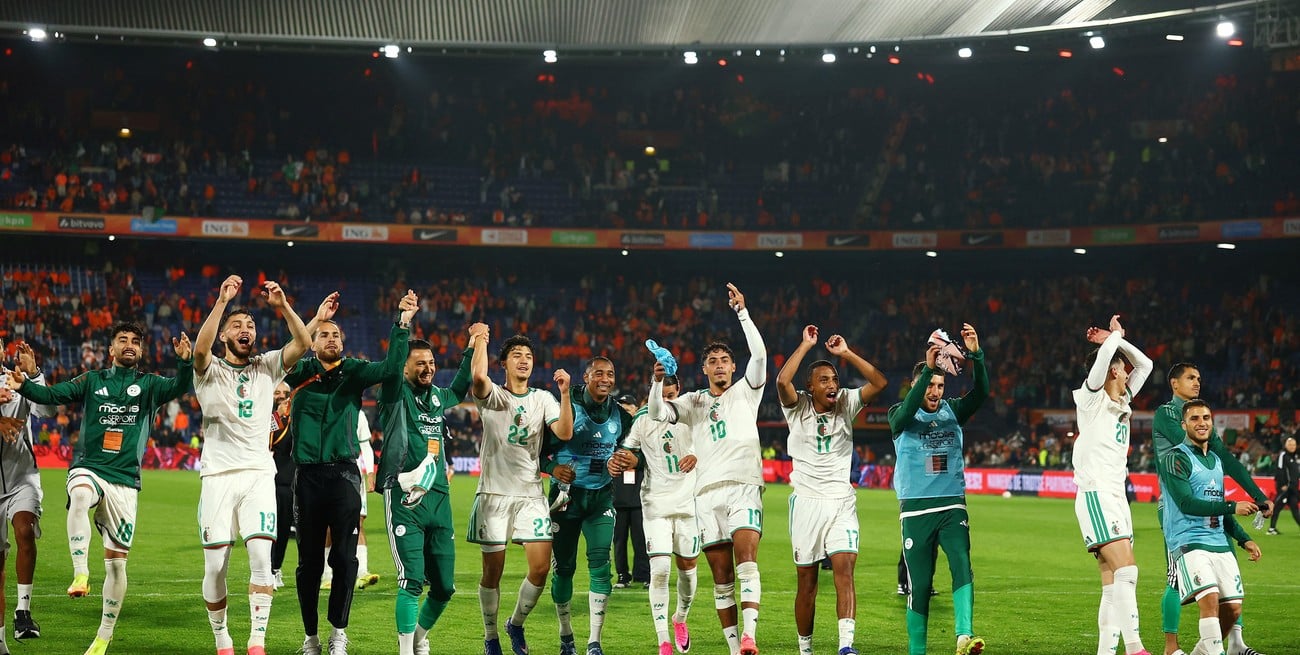 Argelia le ganó a Países Bajos con un golazo sobre la hora
