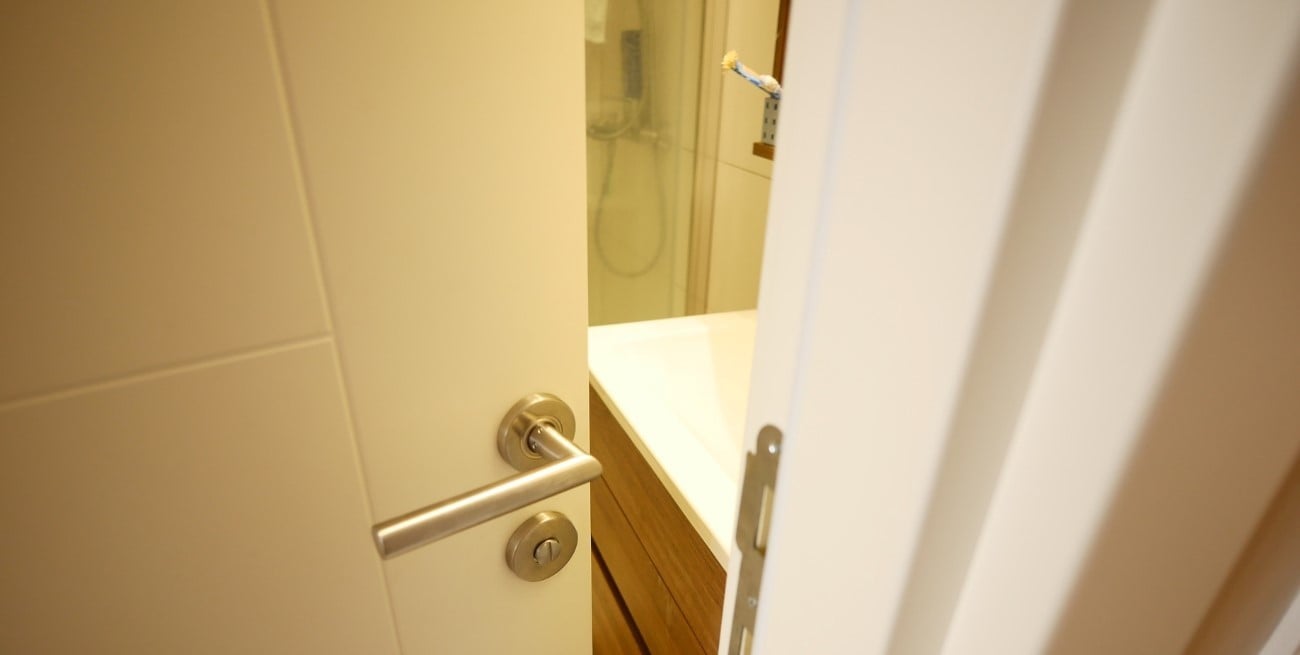 ¿Te despertás varias veces para ir al baño? Cuándo es normal y cuándo puede ser una señal de alerta