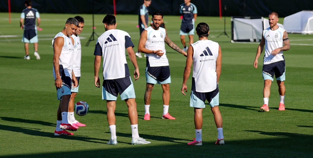 Quiénes son los jugadores que esperan un llamado de último momento de Scaloni