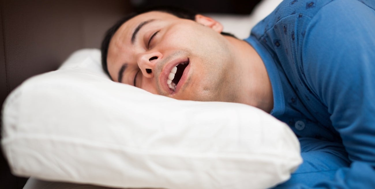 Babeo la almohada cuando duermo, ¿es normal o debería preocuparme?
