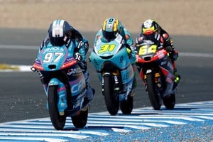 Morelli y Perrone avanzaron directo a la Q2 de Moto3 en Hungría. Foto: Reuters.