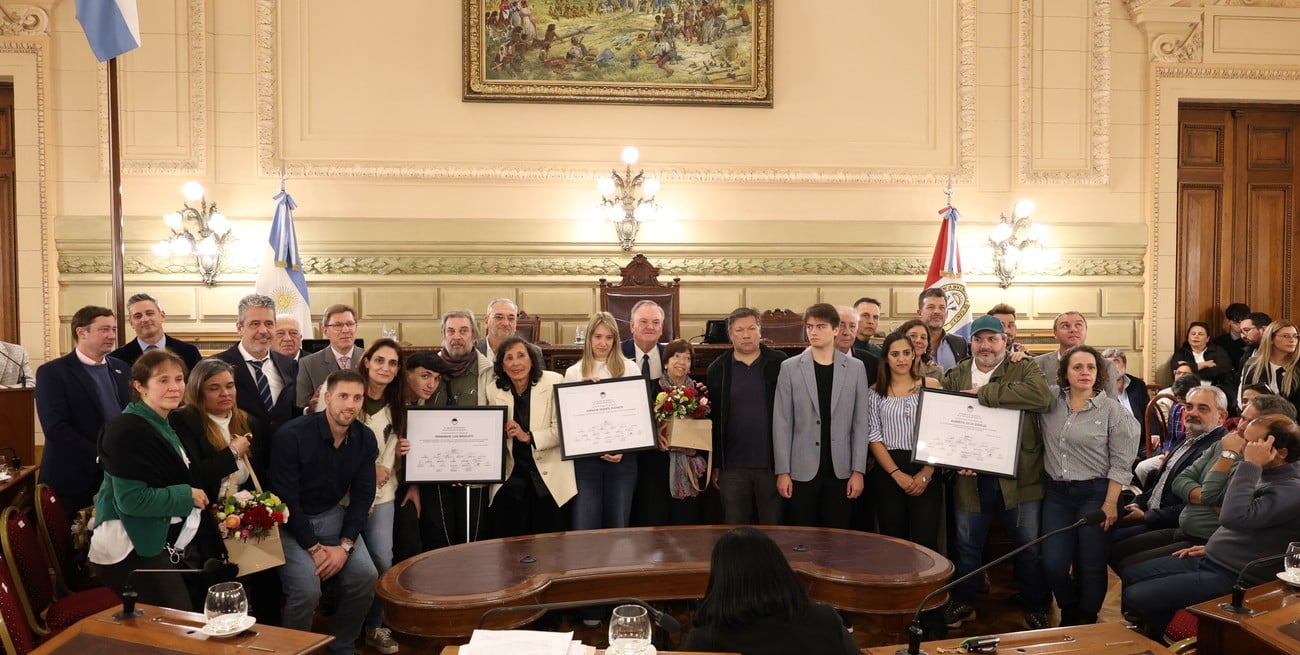 Homenaje post mortem a tres periodistas en la Cámara de Senadores