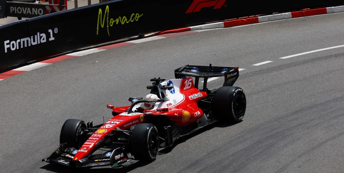 Ferrari marcó el ritmo del viernes en Mónaco, con Colapinto sumando vueltas entre los muros