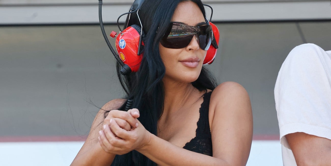 Kim Kardashian debutó en el paddock de la F1 junto a Hamilton