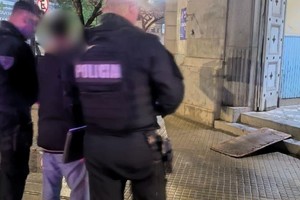 Traslado del involucrado a sede policial. Foto: Gentileza