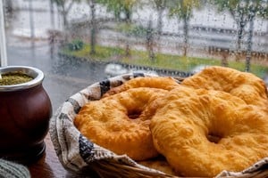 Una receta simple, económica y perfecta para compartir con mates durante la tarde.