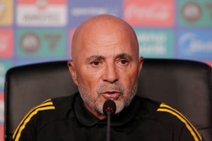 El ex DT de la Selección podría tener su primera experiencia en el fútbol argentino.