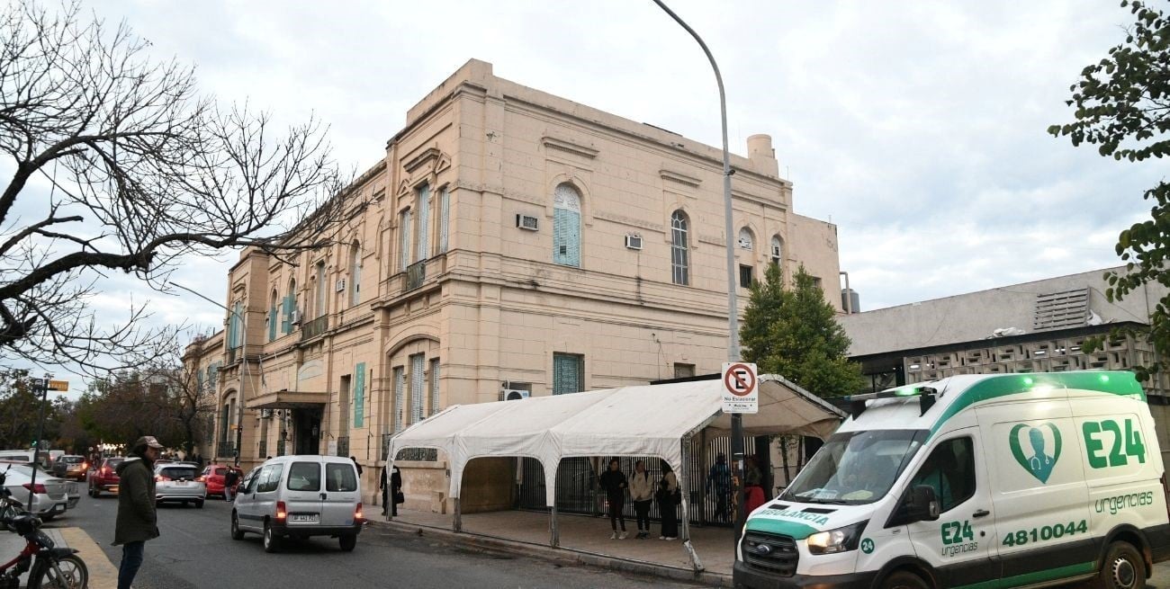 Se descompensó un hombre en la zona céntrica y fue trasladado al Hospital Cullen