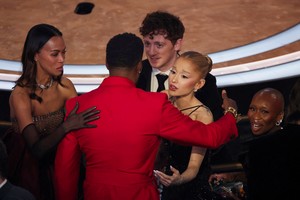 La pareja se conoció durante el rodaje del  el spin-off de El Mago de Oz.