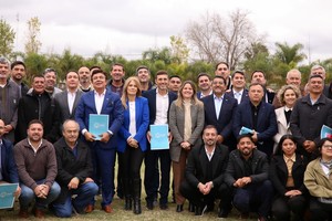 Dirigentes del PJ santafesino y bonaerense confluyeron en Pérez buscando armar alternativas en nuestra provincia. Foto: Vamos
