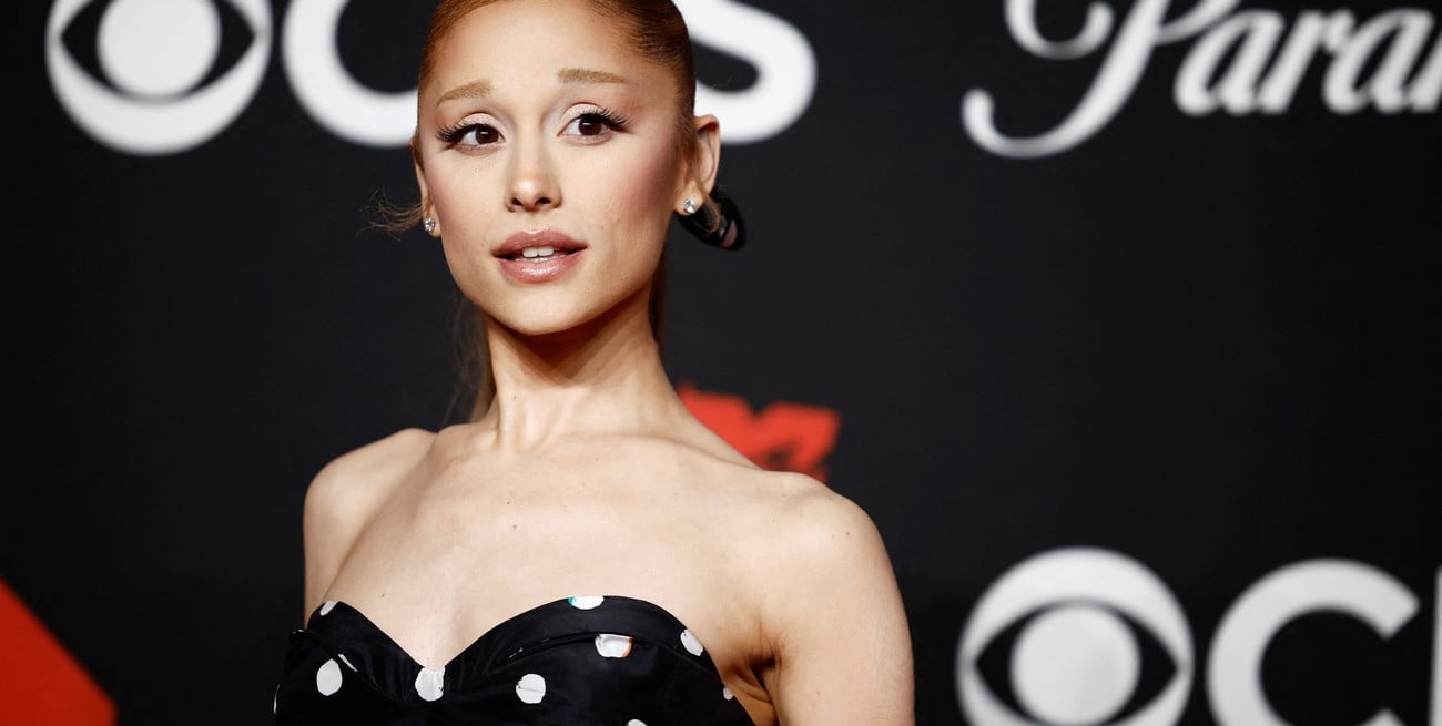 Ariana Grande anunció que se alejará temporalmente de la vida pública