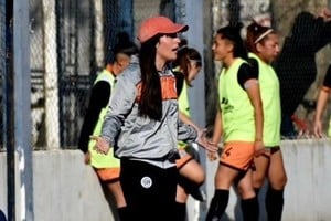 Mailén Lista Fernández, DT de ADIUR en la Copa Santa Fe. Mailén Lista Fernández, DT de ADIUR