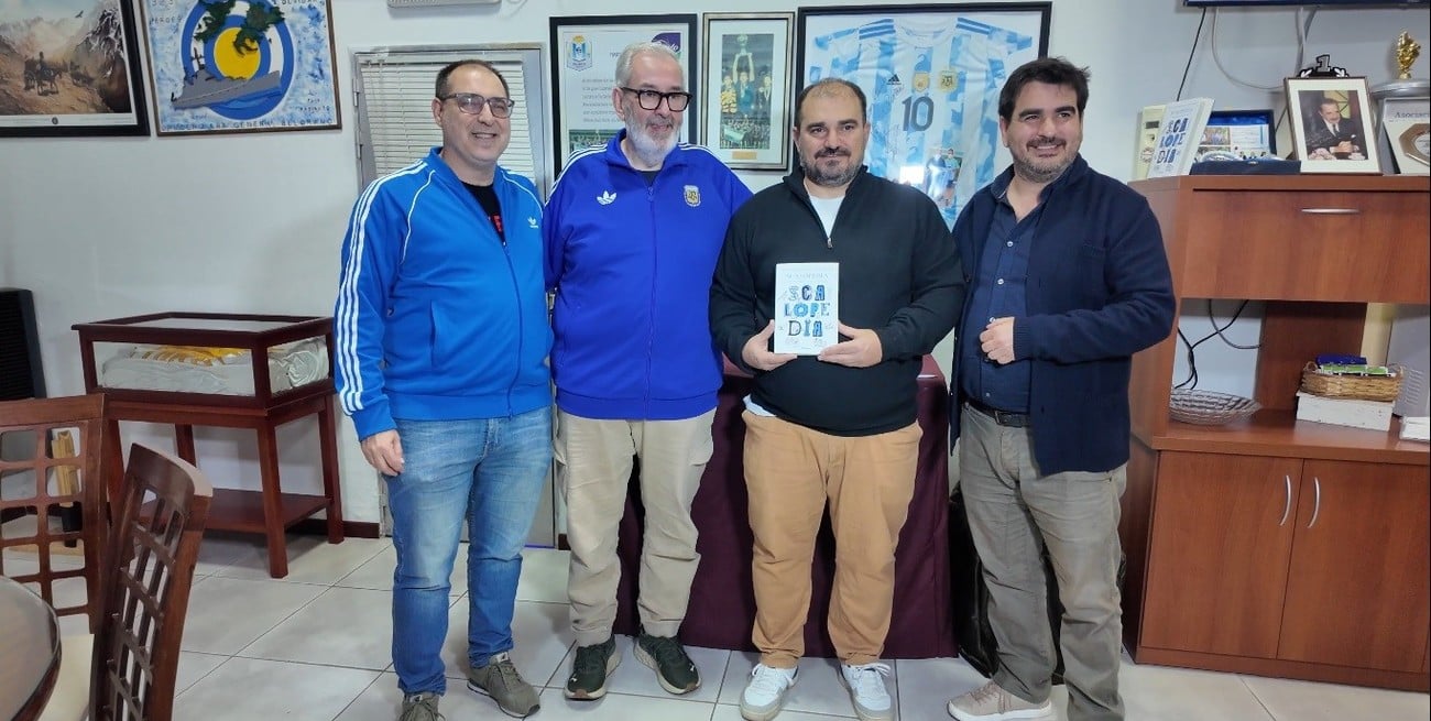 Se presentó en Pujato una obra que recorre la vida y el legado de Lionel Scaloni