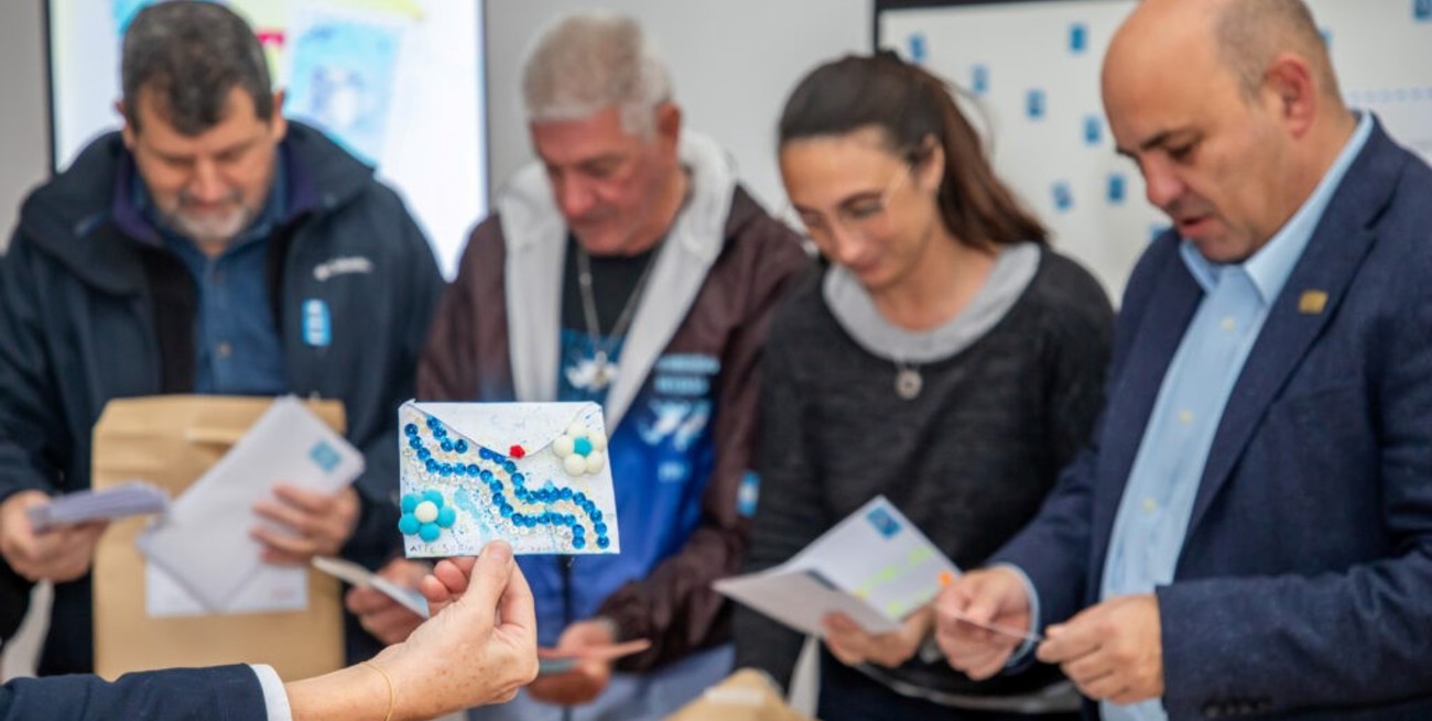 La memoria en palabras: niños de Esperanza enviaron cientos de cartas a veteranos de Malvinas