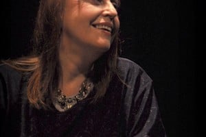 Marina Vázquez, autora de "Retomas de Candioti Sud". Cuenta con una trayectoria de más de cincuenta años en la escena local y regional.