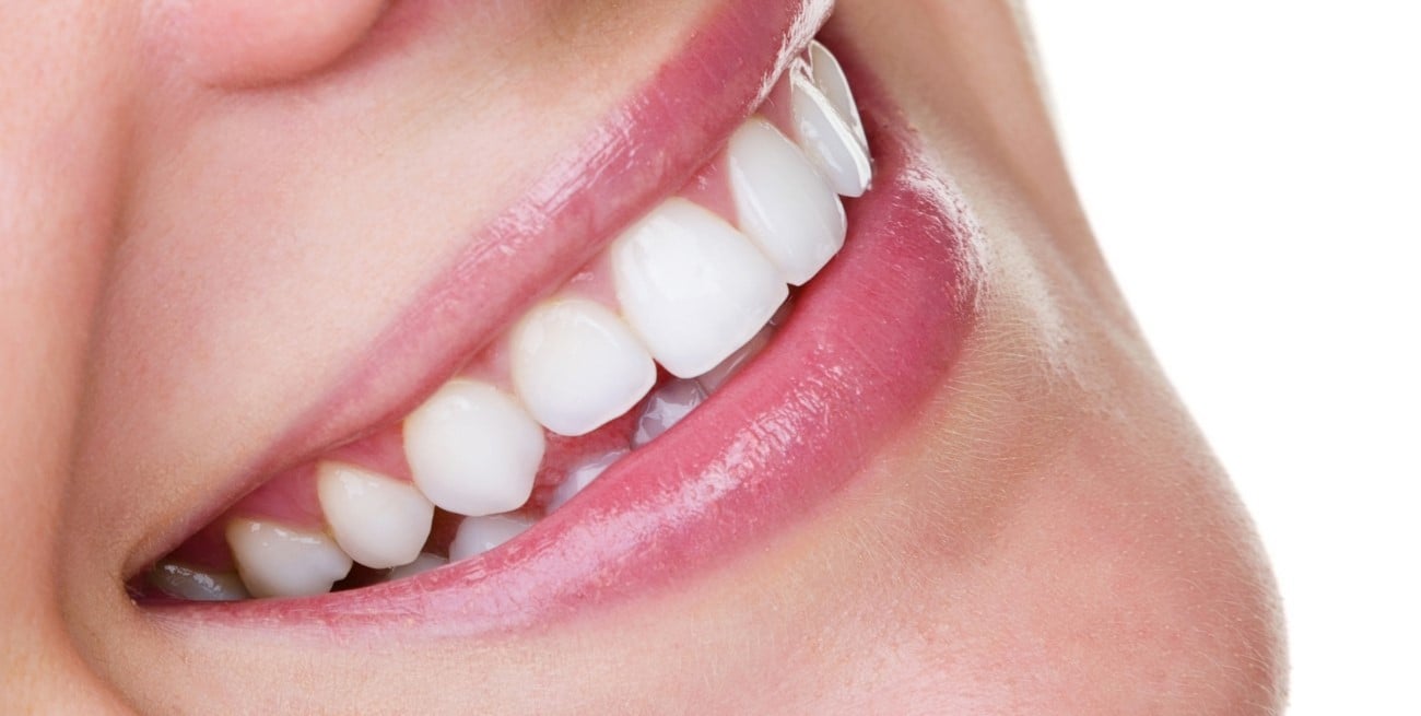 Se prohibió una pasta dental blanqueadora: qué producto no debe comprarse ni usarse