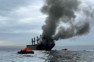 Tres marineros indios murieron tras un ataque atribuido a fuerzas estadounidenses contra un petrolero
