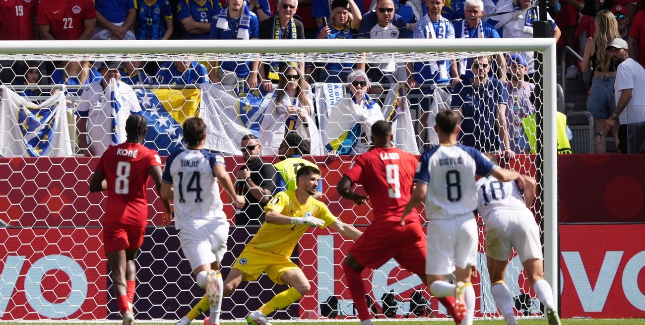 Canadá y Bosnia-Herzegoniva protagonizaron el primer empate del Mundial