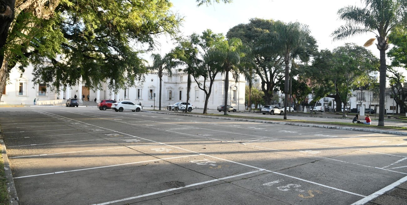 La plaza Italia, frente a la Legislatura de Santa Fe, se recuperará para uso de los vecinos