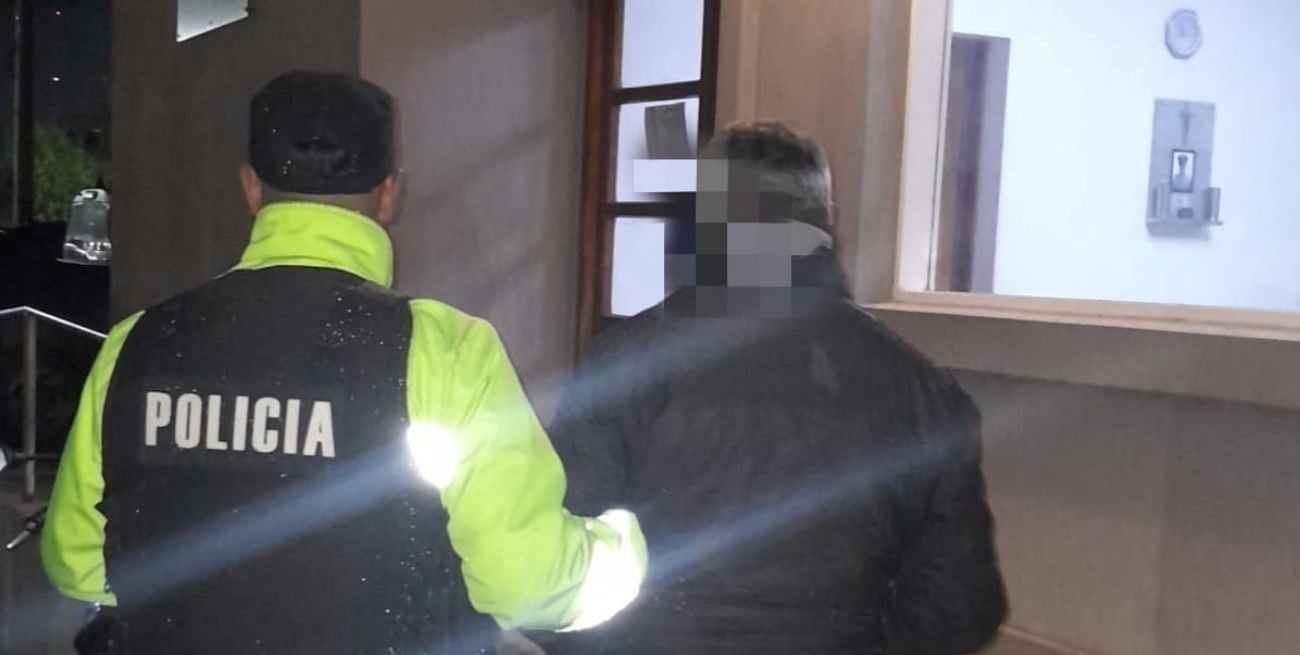 Viajaba desde Chaco con un arma y un vehículo sin documentación; terminó aprehendido
