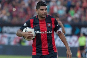 La fiscal acusó al ex futbolista por los delitos de “lesiones leves agravadas y daño en contexto de violencia de género”.